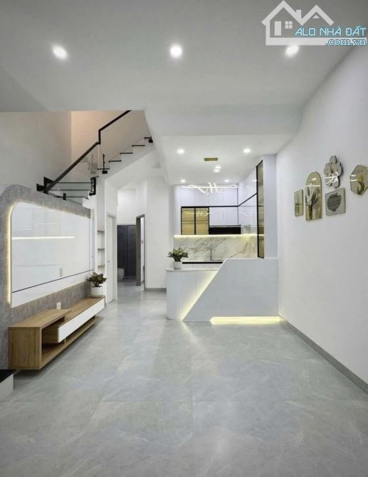 TIN NÓNG: BÁN GẤP NHÀ PHỐ GẦN UBND XÃ RẠCH KIẾN – 103m² – 2 TỶ 370 – SHR - 1