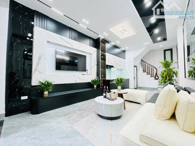 NHÀ ĐẸP VÕ CHÍ CÔNG - FULL NỘI THẤT - 2 THOÁNG - 32M2, 5 TẦNG, MT 3.8M - 8.25 TỶ - 1