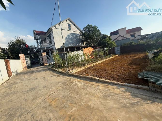Chủ cần tiền lo công việc bán gấp lô đất sát khu dịch vụ Đấu giá  - Dịch Vụ - Tái đinh cư - 1