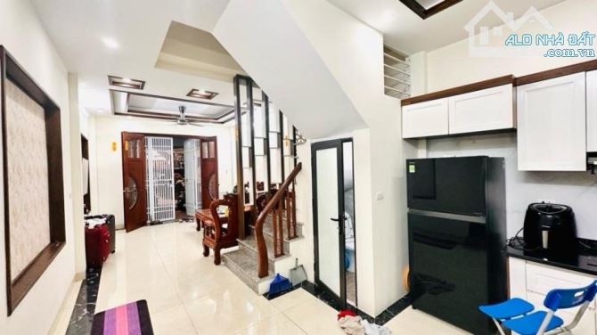 🪸 NHÀ ĐẸP LÔ GÓC - HOÀNG QUỐC VIỆT CẦU GIẤY  - 40M2 - 5 TẦNG - GẦN PHỐ - GIÁ 9 TỶ HƠN - 1