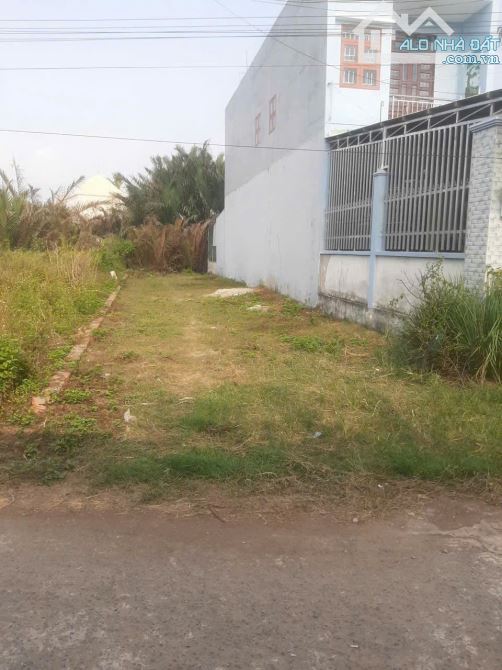 Chủ gửi bán lô đất xã Đại Phước ngày khu trung tâm dân cư đông đúc cách phà chỉ 3km - 1
