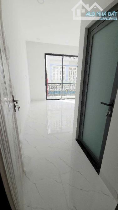 SÁT VÀNH ĐAI TRONG_KHU TÊN LỬA_ 60M2[4×15]_4 TẦNG_ CHỈ CÒN 5.9.t.ỷ. - 1