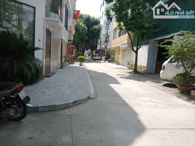 BÁN BIỆT THỰ LÔ GÓC GẦN HỒ THẠCH BÀN, LONG BIÊN, 50m² - 4 tầng, Ô TÔ tránh, hơn 10 tỷ - 1