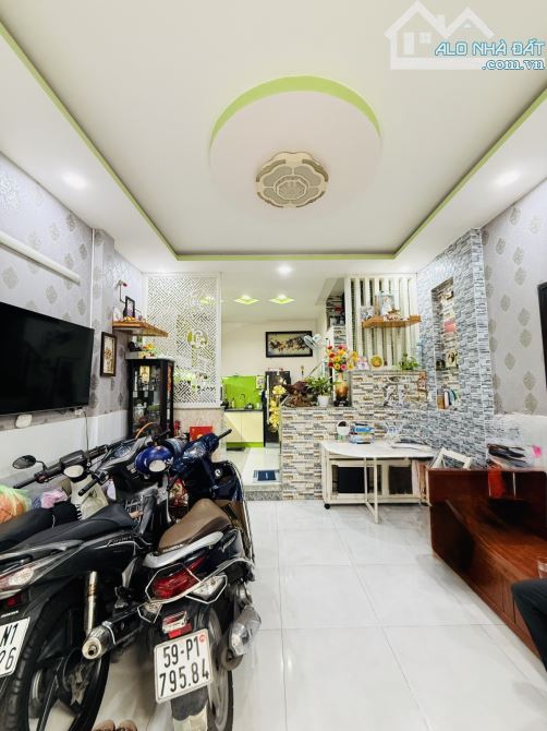 NGUYỄN SƠN – CÁCH HXH 1 CĂN – 3 TẦNG – NỞ HẬU CHỈ 3.9 TỶ - 1