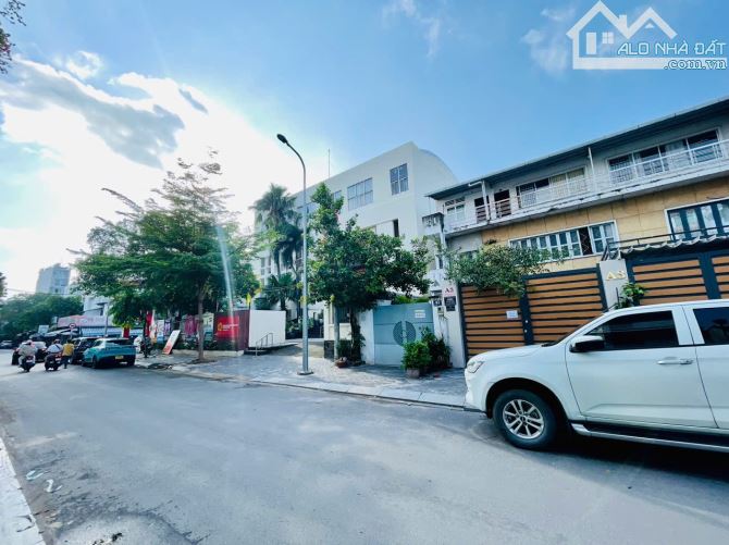 Bán Nhà 11x28m Mặt Tiền Khu Cứ Xá Bắc Hải-Chỉ Bán Tầng Trệt-Tầng Trên Hộ Khác-Khu Vip - 1