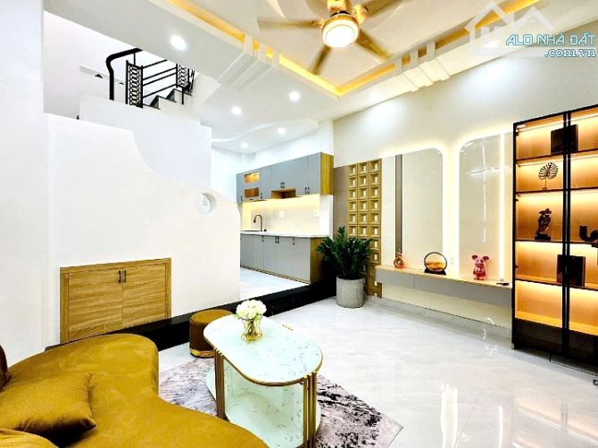 Cần bán nhà đẹp 3 lầu sân thượng hẻm Lê Quang Định, Bình Thạnh. - 1