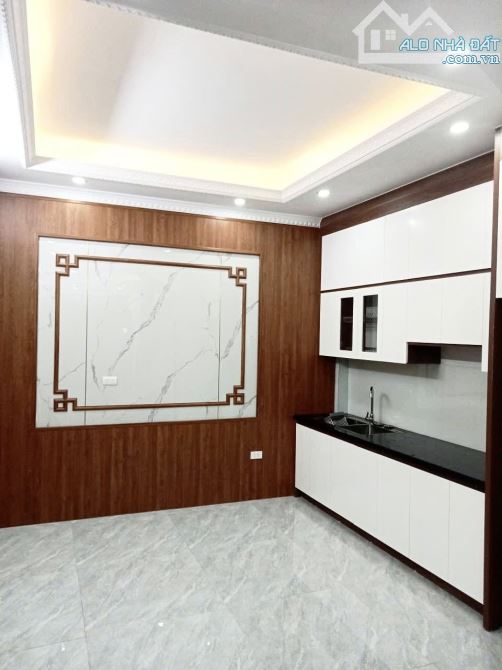 Bán nhà ngõ 383 Phúc Tân, DT 45/55m, 5 tầng, MT 3.8m, giá 8.9 tỷ. - 1