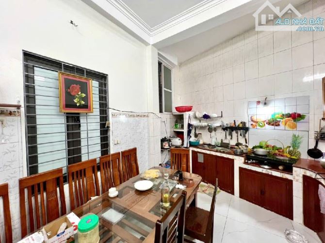 Bán nhà đẹp PHÂN LÔ Ô TÔ Văn Quán Nguyễn Trãi Hà Đông 42m2, giá thấp 8,3 tỷ - 1
