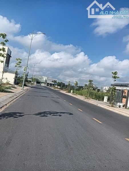 NGỘP NGÂN HÀNG – CẦN BÁN GẤP LÔ ĐẤT SAU LƯNG CHỢ ĐỨC HÒA 5x21=105m2 GIÁ 890TR - 1