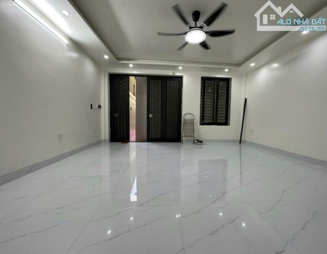 Minh khai phân lô 47m 5 tầng thang máy , 1 nhà ra ô tô tránh. - 1