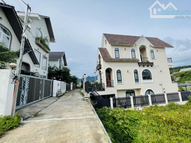 Lô đất biệt lập 200m2 sát đường lộ 18m - 6.X tỷ TL - 1