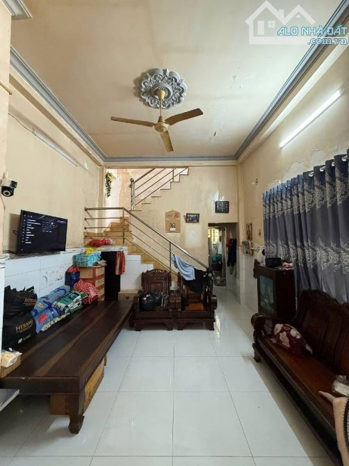 Bán nhà 46m2 đường Thống Nhất - Gò Vấp. 2 tầng, 3 phòng ngủ, chỉ nhỉnh 4 tỷ - 1