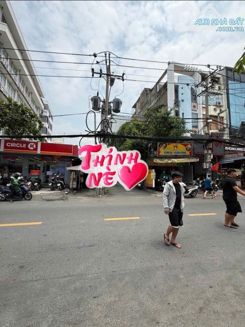 BÁN ĐẤT TẶNG NHÀ HAI MẶT TIỀN 127M2 - D5 DÒNG TIỀN 30TR - GIÁ 21 TỶ TL - 1
