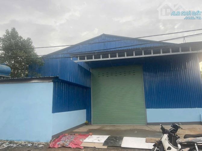 Cho thuê xưởng 1100m2 đường 10 tấn Lê Thị Riêng - 1