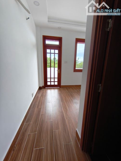 VILLA SÂN VƯỜN 171M2 GẦN ỦY BAN XÃ LONG KHÊ FULL NỘI THẤT - 1