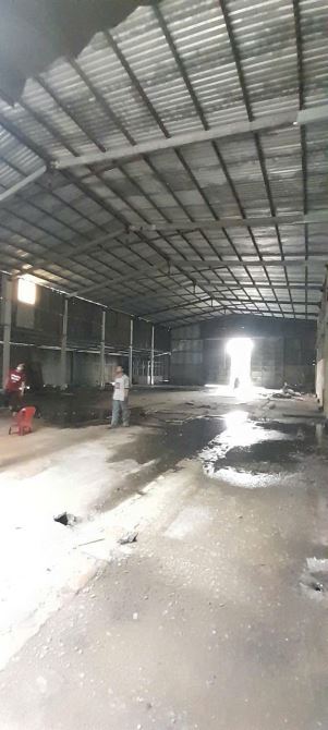Cho thuê xưởng 2400m2 đường 10 tấn Liên Ấp 2-6 - 1