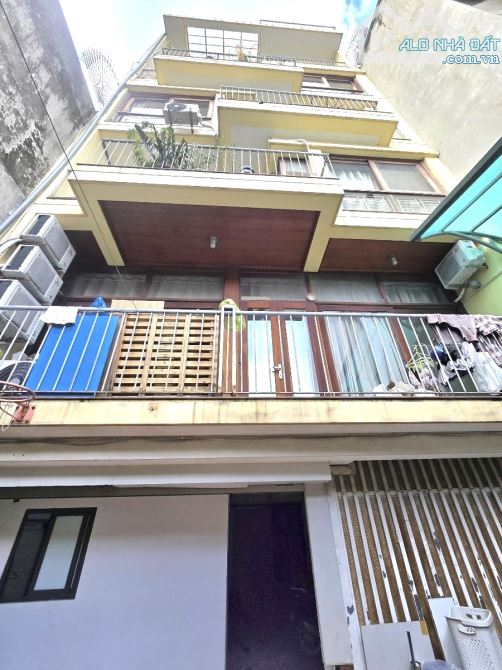 Mặt phố Nguyễn Đình Hoàn quận Cầu Giấy 196m2 MT7.6m-5Tầng Ô Tô Tránh Vỉa Hè Kinh Doanh Đẹp - 1