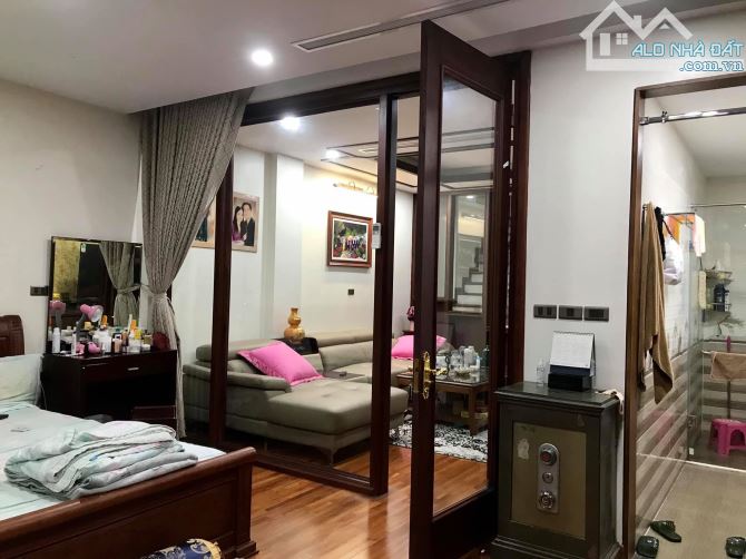 🏢 60m² – 13 tỷ – Nguyễn Khánh Toàn – Vị trí đắc địa - 1