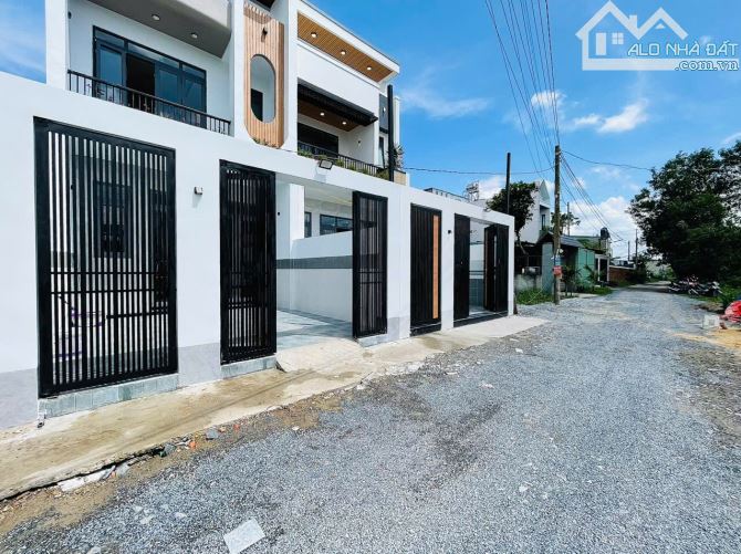 Siêu Phẩm Đẹp, 5x25, sổ hồng hoàn công, gần TP.HCM - 1