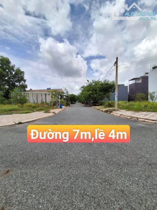 HIẾM, Nền Góc 2 mặt tiền đường, View công viên Cây Xanh bờ Kênh - 1