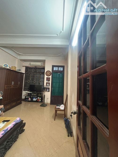 Đầu tư, Bán nhà Vạn Phúc, Hà Đông, 38m2 x 4T x dân xây chắc chắn, Ô TÔ đỗ trước nhà - 1