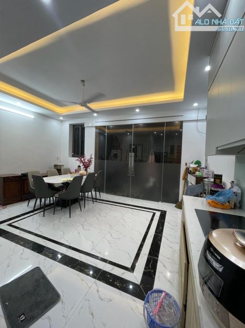 TRƯƠNG ĐỊNH – HAI BÀ TRƯNG DIỆN TÍCH 35m² – 5 TẦNG THANG MÁY – MẶT TIỀN 5M – GIÁ 9,3 TỶ - 1