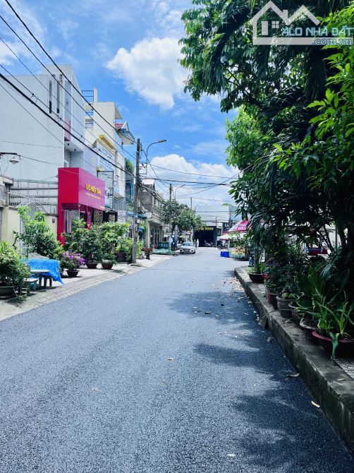 Bán nhà ngay đại học cảnh sát thủ Đức,hẻm xe hơi,150m2 giá 10,5 tỷ, sổ sạch - 1