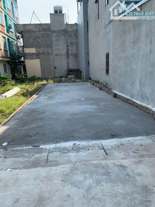BÁN ĐẤT 63 4 5.5 TỶ- NGÕ THÔNG - Ô TÔ ĐỖ CỬA - ĐÔNG MỸ - THANH TRÌ - 1