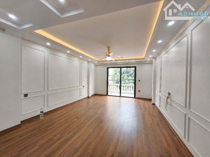 Cần bán nhà 6 tầng phường Việt Hưng - thang máy - ô tô tránh - kinh doanh - 1