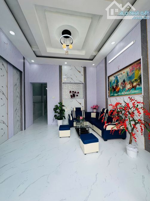 Nhà Mới 1 Lầu 4 x 15m, 3 Phòng Ngủ Đường Xe ÔTô. Full Nội Thất Sổ Hồng Riêng - 1