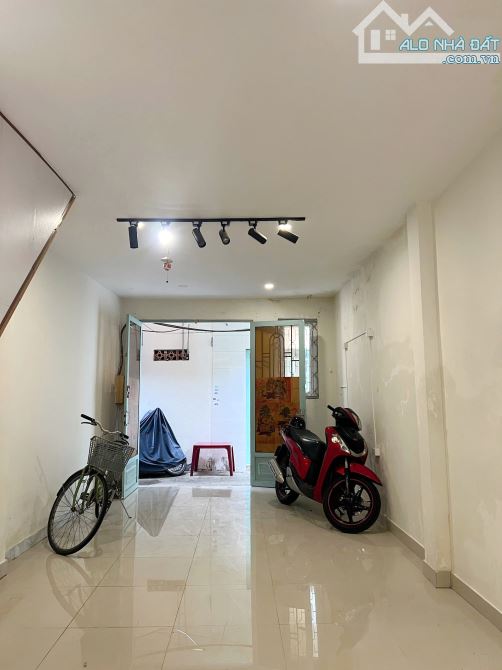 Nhà 2 tầng nở hậu xe ba gác tới cửa hẻm 125 Nguyễn Thị Tần P. Chánh Hưng. Giá 4.68 tỷ TL - 1