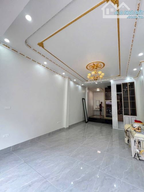 Chính chủ gửi bán siêu phẩm nhà mặt phố Nguyễn Viết Xuân . Hà Đông. 40M giá 21 tỷ - 1