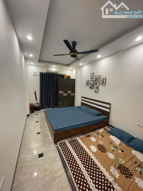 NHÀ HIẾM NGUYỄN KHOÁI TRẦN KHÁT CHÂN - 1
