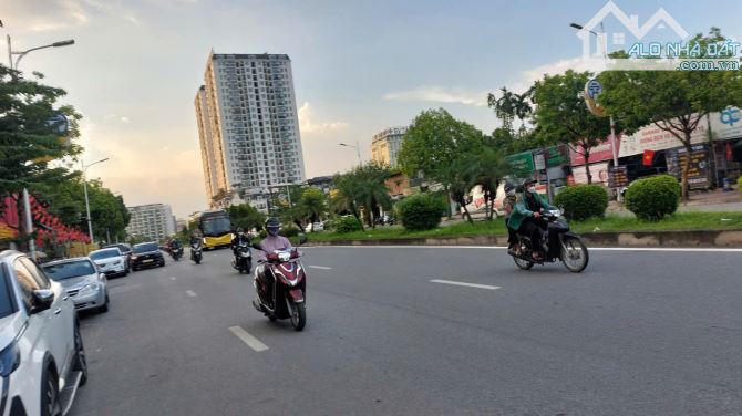 Bán nhà phố Bồ Đề 45m2- 6T- mặt tiền cực đẹp, gara ô tô, thang máy, nội thất lung linh - 1