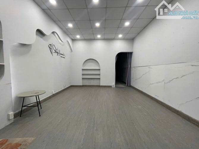 Bán nhà MT đường 379 ngay Lê Văn Việt - 135m2 - Giá 8.25 tỷ - 1