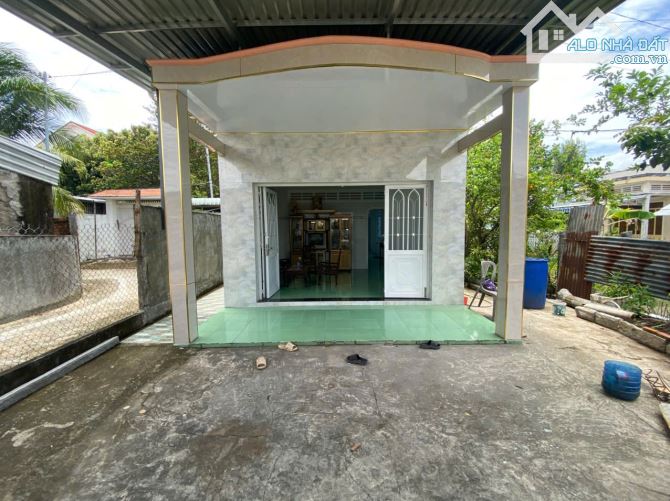 Cho thuê nhà DT : 288m2 , 3pn, 1wc , 1pk - 1