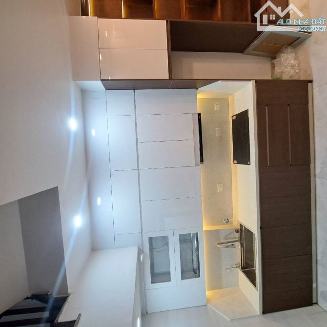 Bán nhà ngõ phố Bát Khối, Cự Khối, Long Biên, nhà hiếm, nội thất xịn, 31m2, giá 6,9 tỷ - 1