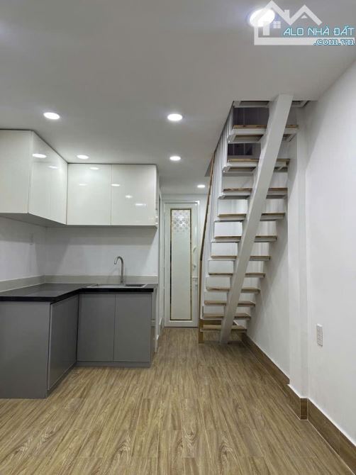 TRẦN HƯNG ĐẠO Q1 2 MẶT HẺM 3M NHÀ 2 TẦNG ĐÚC DT 18M² 3X6 NHÀ MỚI ĐẸP NHỈNH 2TỎI - 1