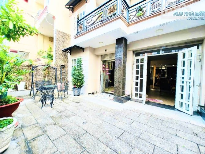 C/ỰC HIẾM – NGANG 10M – KHU PHÂN LÔ ĐỒNG BỘ –210M2-  HẺM NHỰA XE TẢI TRÁNH - 1
