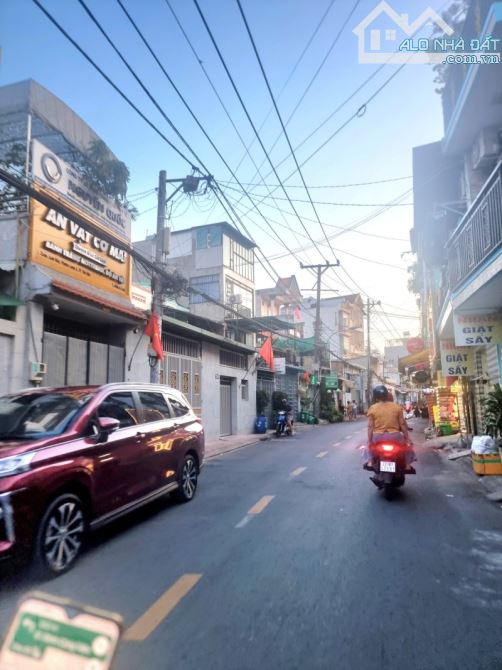 PHƯỚC LONG A - GẦN GA METRO - NHÀ MẶT TIỀN  ĐƯỜNG NAM HÒA- 67M2*2 TẦNG- DÒNG TIỀN 15TR/T - 1