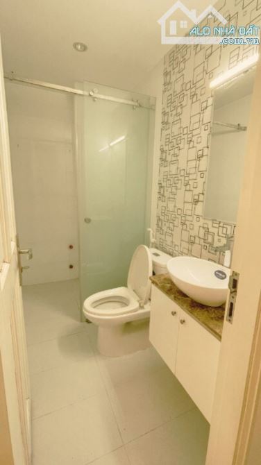 🔥 BÁN NHÀ CMT8, Q.3 - 4 TẦNG + HẦM, HẺM 10M, SỔ 90M² - 15.X TỶ. - 1
