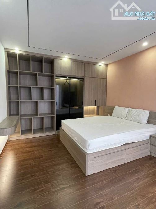 SIÊU PHẨM NHÀ ĐẸP YÊN NỘI- FULL NỘI THẤT XỊN - Ô TÔ VF3 ĐỖ CỬA - NGÕ THÔNG-CÁCH 1 NHÀ RA Ô - 1