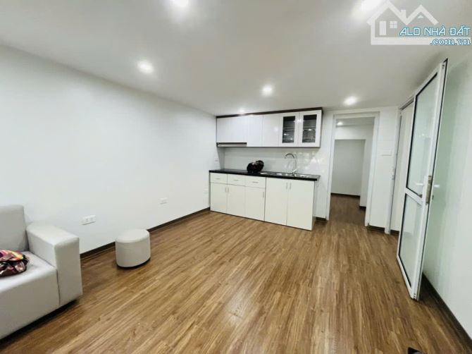 Bán căn tập thể Nghĩa Tân 75m2 3 ngủ thoáng đẹp, thấp tầng bếp rộng sẵn sổ 4,55 tỷ - 1