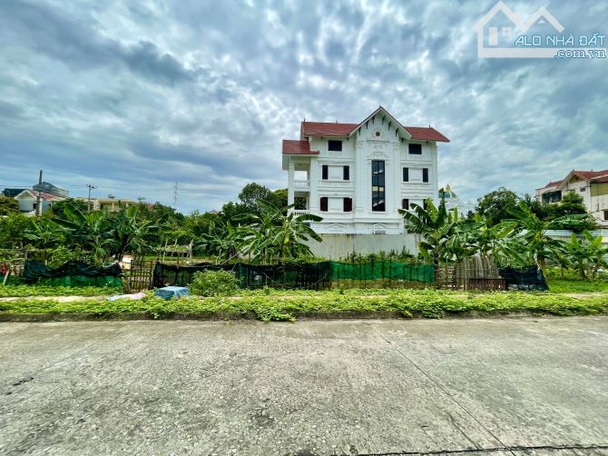 BÁN ĐẤT NHÀ VƯỜN QUẢNG TRƯỜNG 1/ P HOA LƯ- VỊ TRÍ TRUNG TÂM ( VIP ) - 1