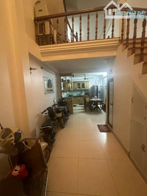 Cho thuê nhà nguyên căn ngõ 207 Ngọc Hồi, Hoàng Liệt, Hoàng Mai Hà Nộì, DT 37m x 4 tầng, - 1