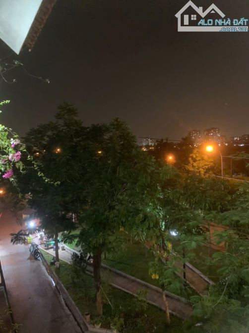10 TRIỆU 🏡 CHO THUÊ NHÀ NGUYÊN CĂN TẠI TÌNH QUANG – GIANG BIÊN – VIEW VƯỜN HOA - 1