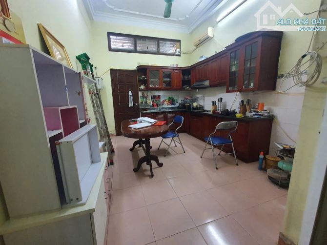 Cho thuê nhà trong ngõ 76, phố Chùa Hà, Quan Hoa, Cầu Giấy, Hà Nội. DT 55m x 4 tầng, giá - 1