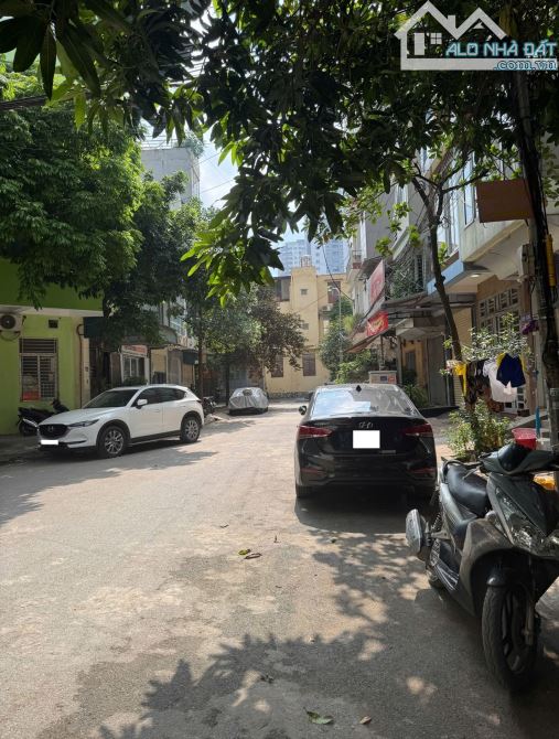 Bán nhà mặt ngõ 172 phú diễn, ô tô tránh, tiện ích, nhà dân xây 5 tầng khung cột chắc chắn - 1