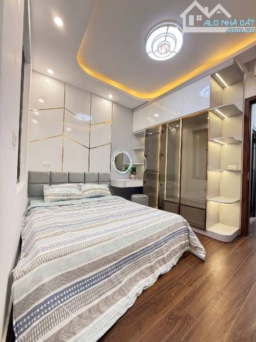 Siêu hiếm! Bán nhà Bạch Mai, phân lô cán bộ, nhà 2 mặt ngõ, full nội thất.