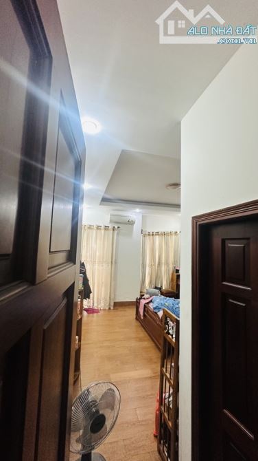 Mặt tiền Quang Trung ngay chợ Hạnh Thông Tây gần 100m2 đúc 5 tầng giá 15,5 tỷ TL đường 10m - 13
